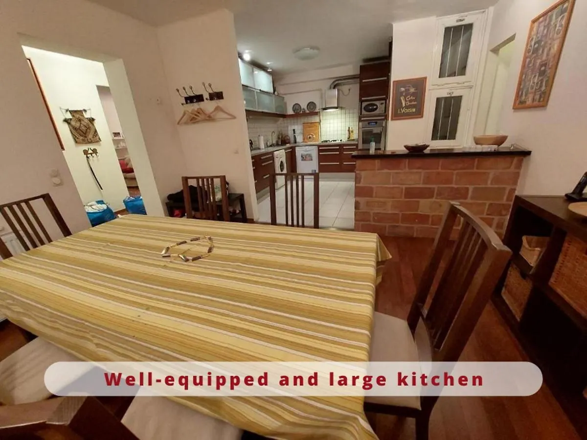 Queen Zita Apt 130 M2 Near Chain Bridge 0*, Budapest Hungary