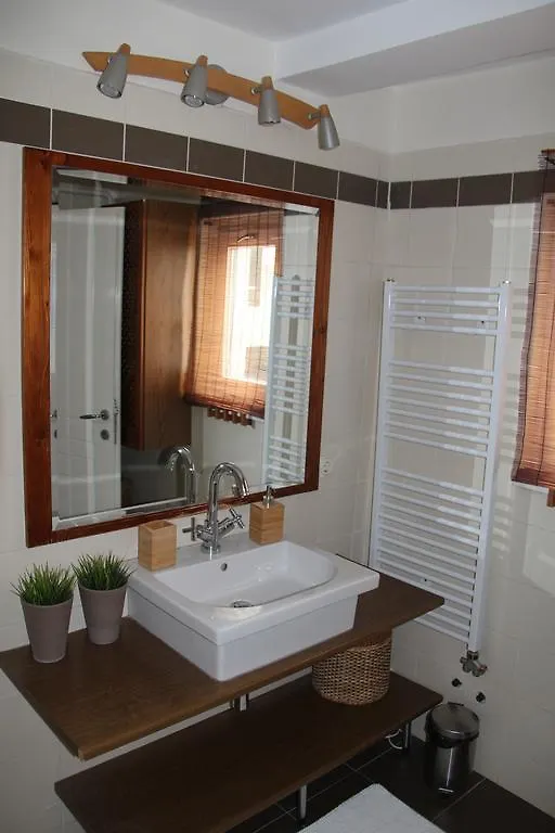 Queen Zita Apt 130 M2 Near Chain Bridge 0*, Budapest