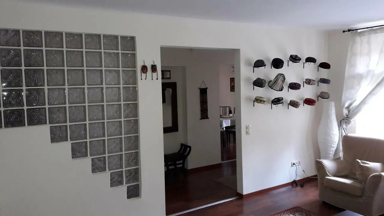 Queen Zita Apt 130 M2 Near Chain Bridge