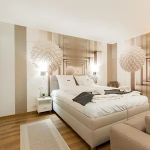 Apartment Downtown Residences - Ac,elevator,terrace, Budapest